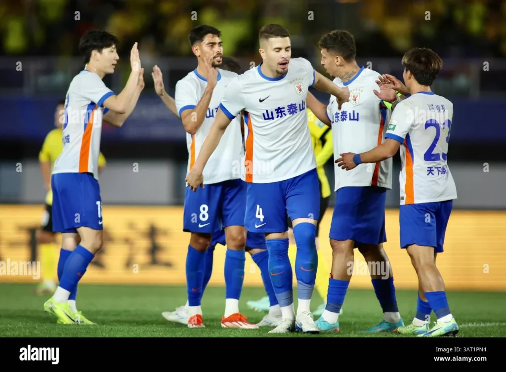 Shandong Taishan Menggebrak Liga Super China: Kemenangan Besar atas Qingdao West Coast yang Menegaskan Dominasi Musim Ini Shandong Taishan Menggebrak Liga Super China: Kemenangan Besar atas Qingdao West Coast yang Menegaskan Dominasi Musim Ini
