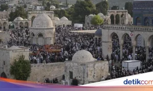 Situasi Memanas di Yerusalem: Serbuan Pemukim Israel ke Masjid Al-Aqsa dan Spekulasi Masa Depan Pep Guardiola