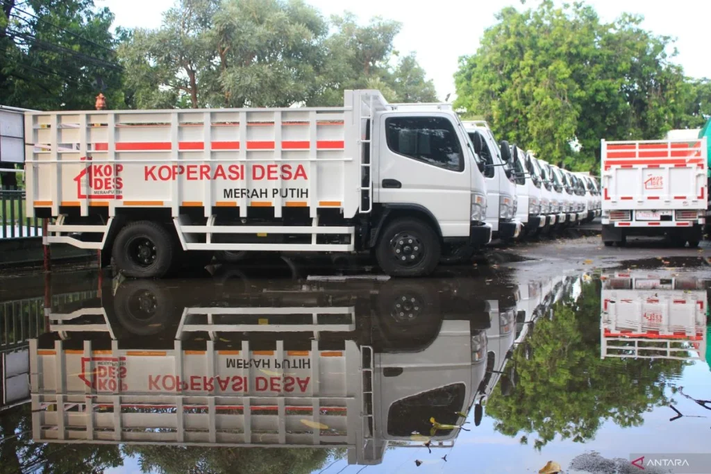 Truk Kopdes Merah Putih Tiba di Situbondo: 25 Unit Siap Diserahkan, 5 Masih Tertahan di Kodim!