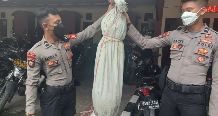 Warga Resah Teror Pocong, Polisi Pastikan Banyak Kabar Hoaks