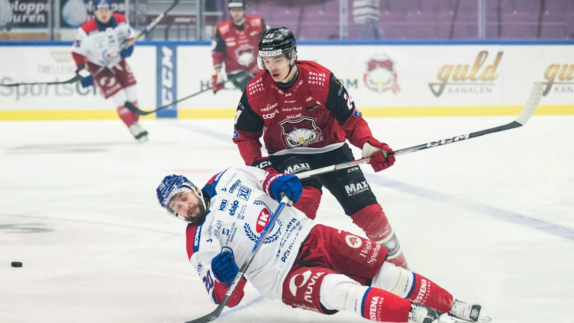 Anton Wahlberg Trejdas - En Ny Kapitel för Tidigare Malmö Redhawks-Centern