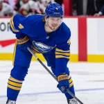 Bowen Byram Trejdad från Buffalo till Chicago för Fjärde Vålet i Draften