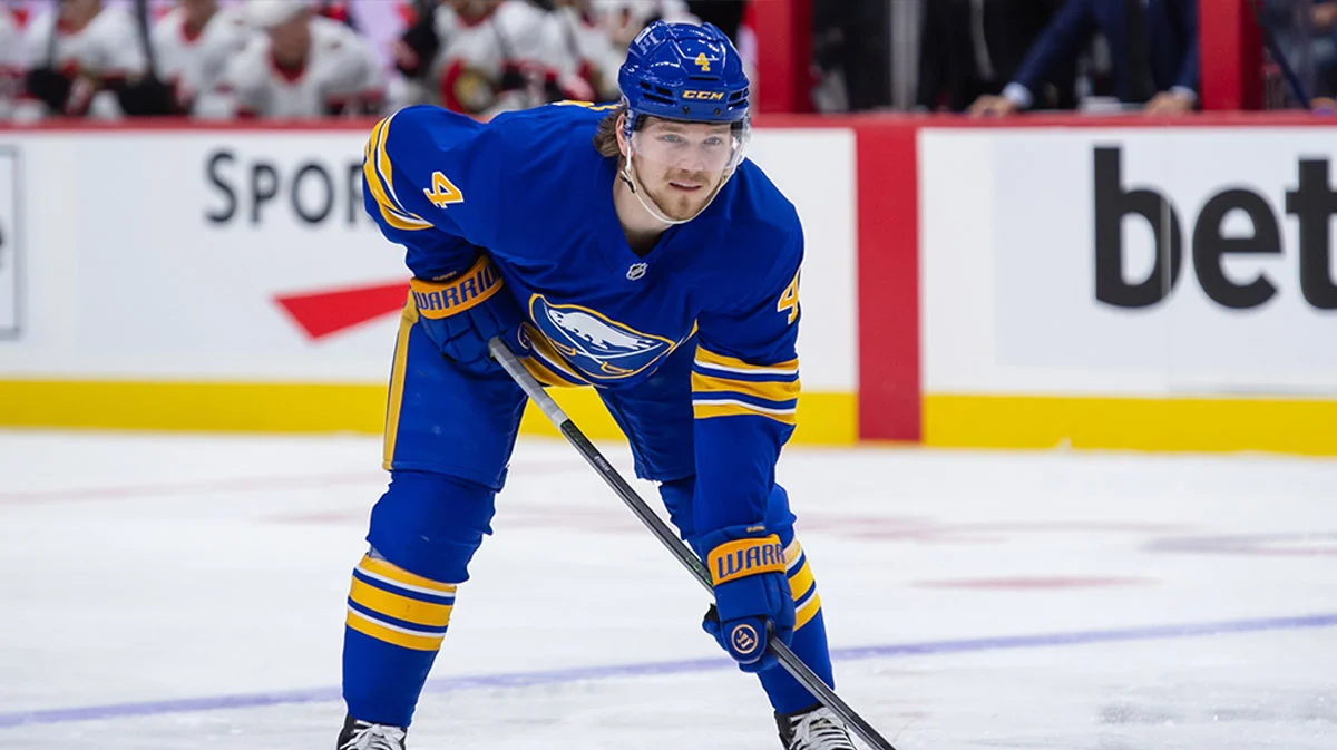 Bowen Byram Trejdad från Buffalo till Chicago för Fjärde Vålet i Draften