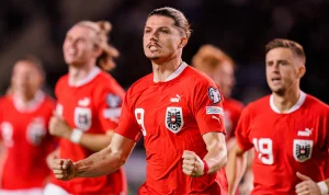 Dramatisk Slutspelet: Algeriets Herrlandslag i Fotboll Får Utmaning från Österrikes Herrlandslag i Fotboll