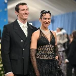 Dua Lipa: Menelusuri Dua Mahakarya yang Mengiringi Pernikahan yang Membuat Angan-Angan Para Wanita