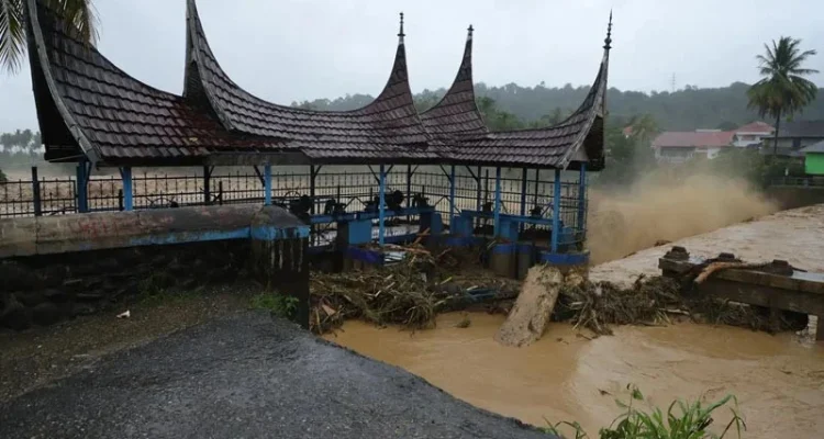 Dunia dalam Kepungan Cuaca Ekstrem: Gelombang Tinggi Sumatra hingga Suhu 42 Derajat di Prancis