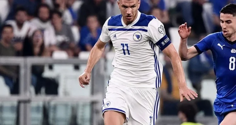 Edin Džeko Digantikan, Bosnia & Herzegovina Tidak Menyerah di Awal Pertandingan