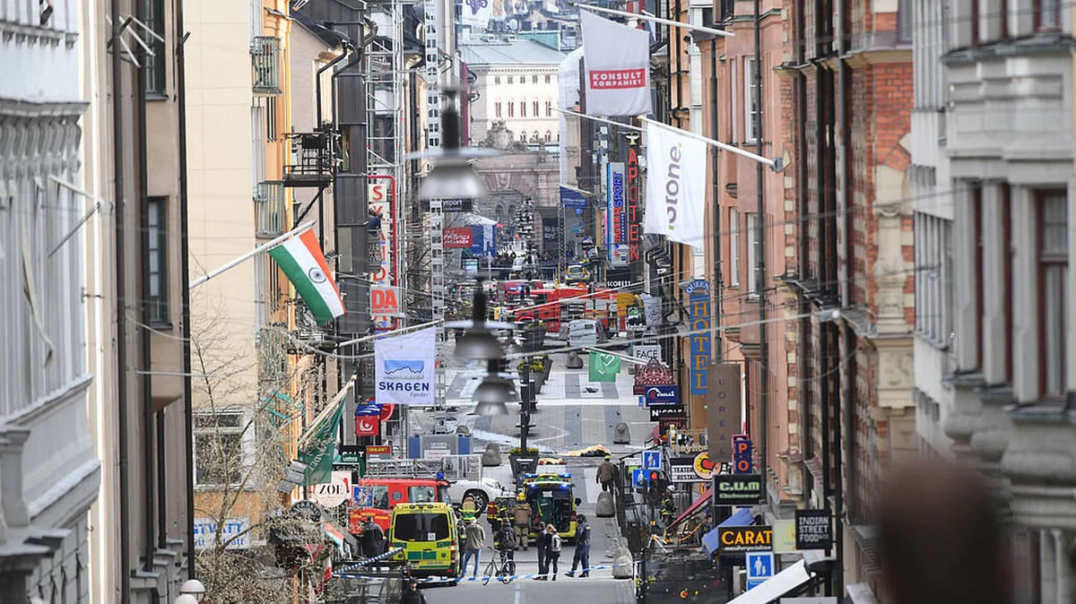 Folkmassa i Massachusetts: Fyra skjutna efter Frankrike-Norge