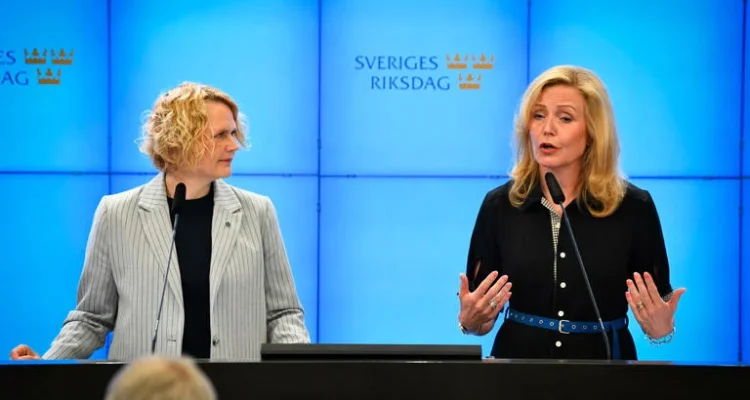 Från ättikschock till politiska utspel: Elisabeth Thand Ringqvist i händelsernas centrum