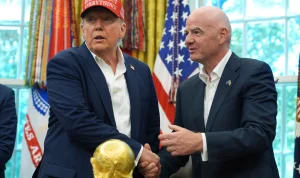 Gianni Infantino försvarar VM-förändringar och bekräftar finalsamarbete med Trump