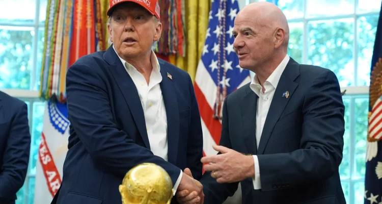 Gianni Infantino försvarar VM-förändringar och bekräftar finalsamarbete med Trump