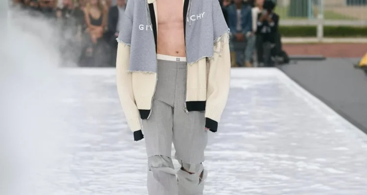 Givenchy Membentuk Identitas Baru dengan Koleksi Busana Pria Spring Summer 2027