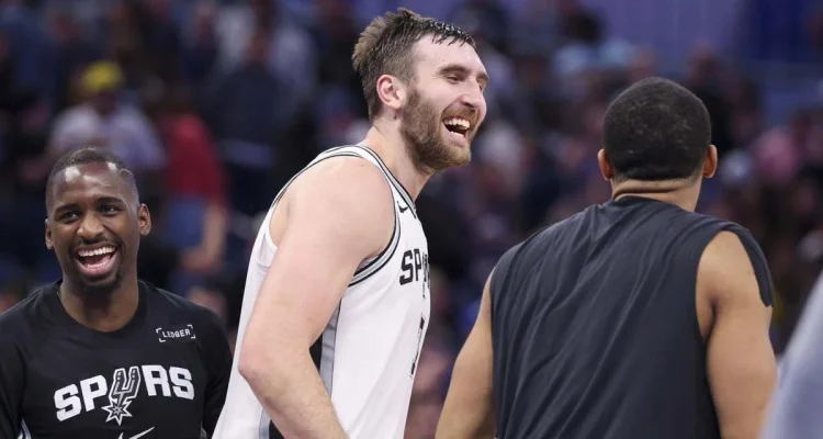 Luke Kornet Menebus Diri dengan Blok Besar di Game 7, San Antonio Spurs Menuju NBA Finals