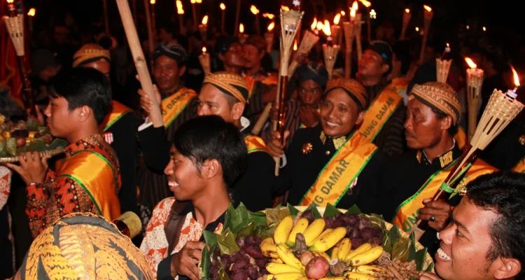 Menjelang Malam 1 Suro 2026: Jadwal Lengkap, Ritual Sakral, dan Makna Spiritual Bagi Masyarakat Jawa