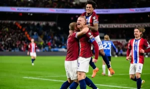 Norway Menggelar 'Viking Row' di Stadion, Erling Haaland Suka Suka Menembak Gol