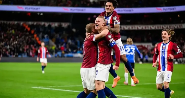 Norway Menggelar 'Viking Row' di Stadion, Erling Haaland Suka Suka Menembak Gol