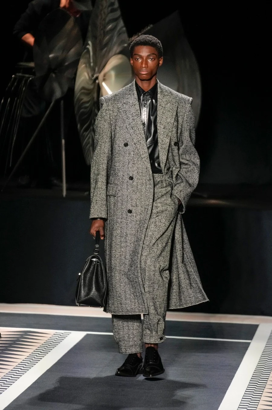 Peter Copping Menggeser Bahasa Pakaian Pria Lanvin Musim Semi 2027