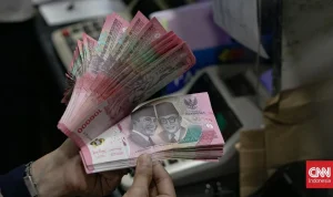 Rupiah Terkapar di Level Terendah Sepanjang Sejarah: Mengapa Turis Singapura Justru Bersorak?