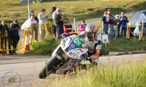 Tragedi dan Kemenangan di Isle of Man TT: Maria Costello Alami Kecelakaan Parah, Sementara Michael Dunlop Raih Kemenangan ke-34