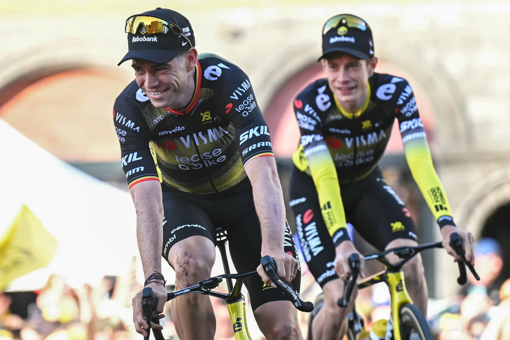 Drömstart för Vingegaard i Tour de France: Strategiska spel och elektriska nyheter i rampljuset