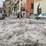 Extremväder skakar Sydeuropa: Turister varnas för förödande hagel i Italien