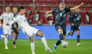 Frankrike Paraguay: En Hårdhänt Match och Rasistiska Förolämpningar