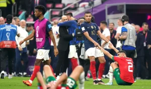 Frankrikes guldjakt fortsätter: Mbappé hjälte och orosmoln när Marocko föll