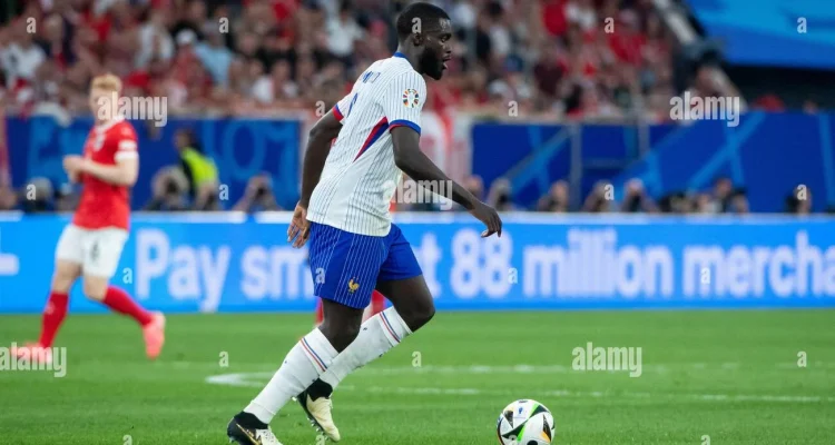 Fransk Orö i VM-Semifinalen - Upamecano saknar Träning