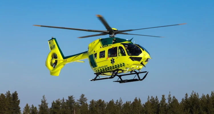 Helikopter till undsättning i Sverige - flera olyckor under helgen