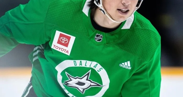 Jason Robertson Undviker Skiljedomstol med Jättelön
