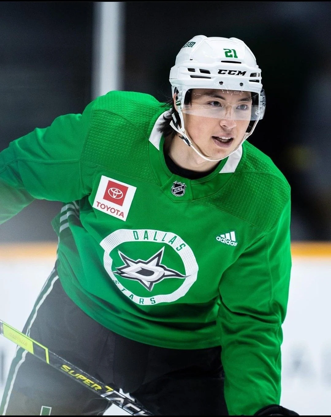 Jason Robertson Undviker Skiljedomstol med Jättelön