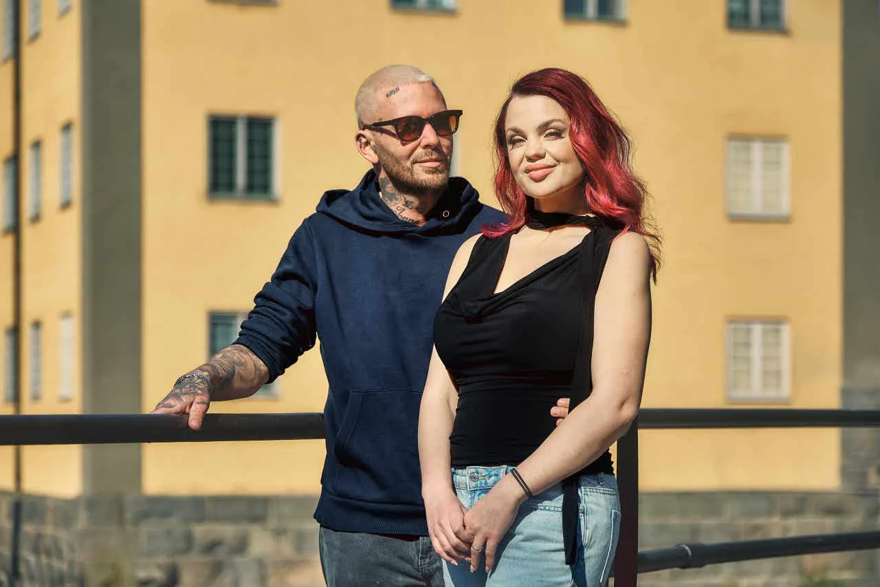 Jonna Lundells turbulenta sommar: Akutvård, ekonomiska bakslag och oväntade bröllopsbeslut