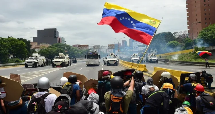 Katastropfen i Venezuela - Räddningsinsats och ekonomisk kris