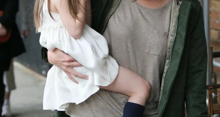 Katie Holmes och hennes dotter Suri: En historia om distans och förändring