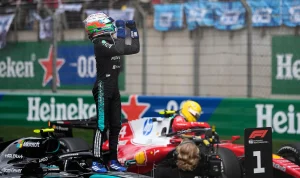 Kimi Antonelli Svider I Formel 1-Eloppet på Silverstone