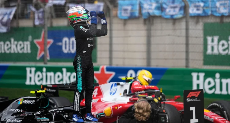 Kimi Antonelli Svider I Formel 1-Eloppet på Silverstone