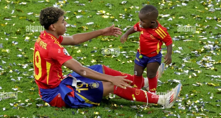 Lamine Yamal's Brother Steals Spotlight dengan Hilaris Fan Snub - Berita Olahraga