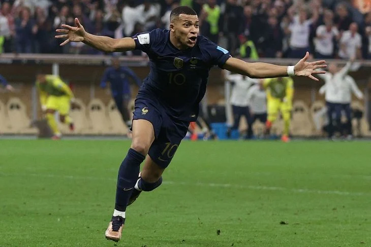 Mbappé Skapar Historiskt Mål i VM-Kampen mot Argentina