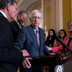 Mystik Omgivningar Varför Mitch McConnell Får Rensa Rykten Om Hans Hälsa