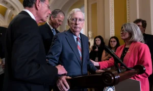 Mystik Omgivningar Varför Mitch McConnell Får Rensa Rykten Om Hans Hälsa