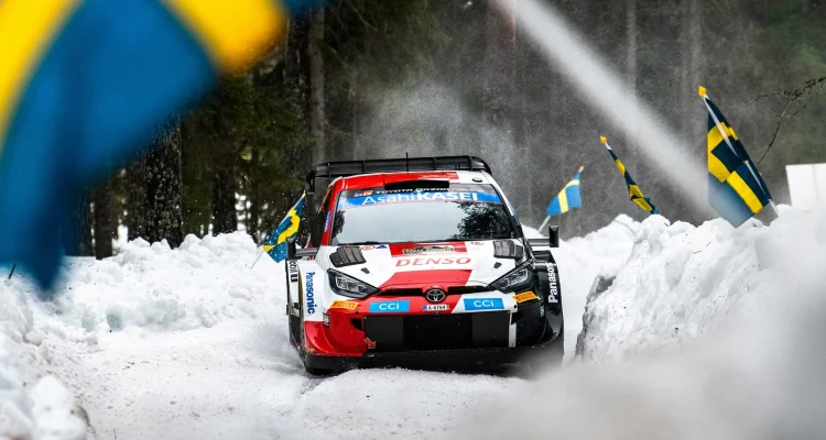 Oliver Solberg Vänder på Nytt i Estland - En Utmaning Både på Banan och i Intervjuerna