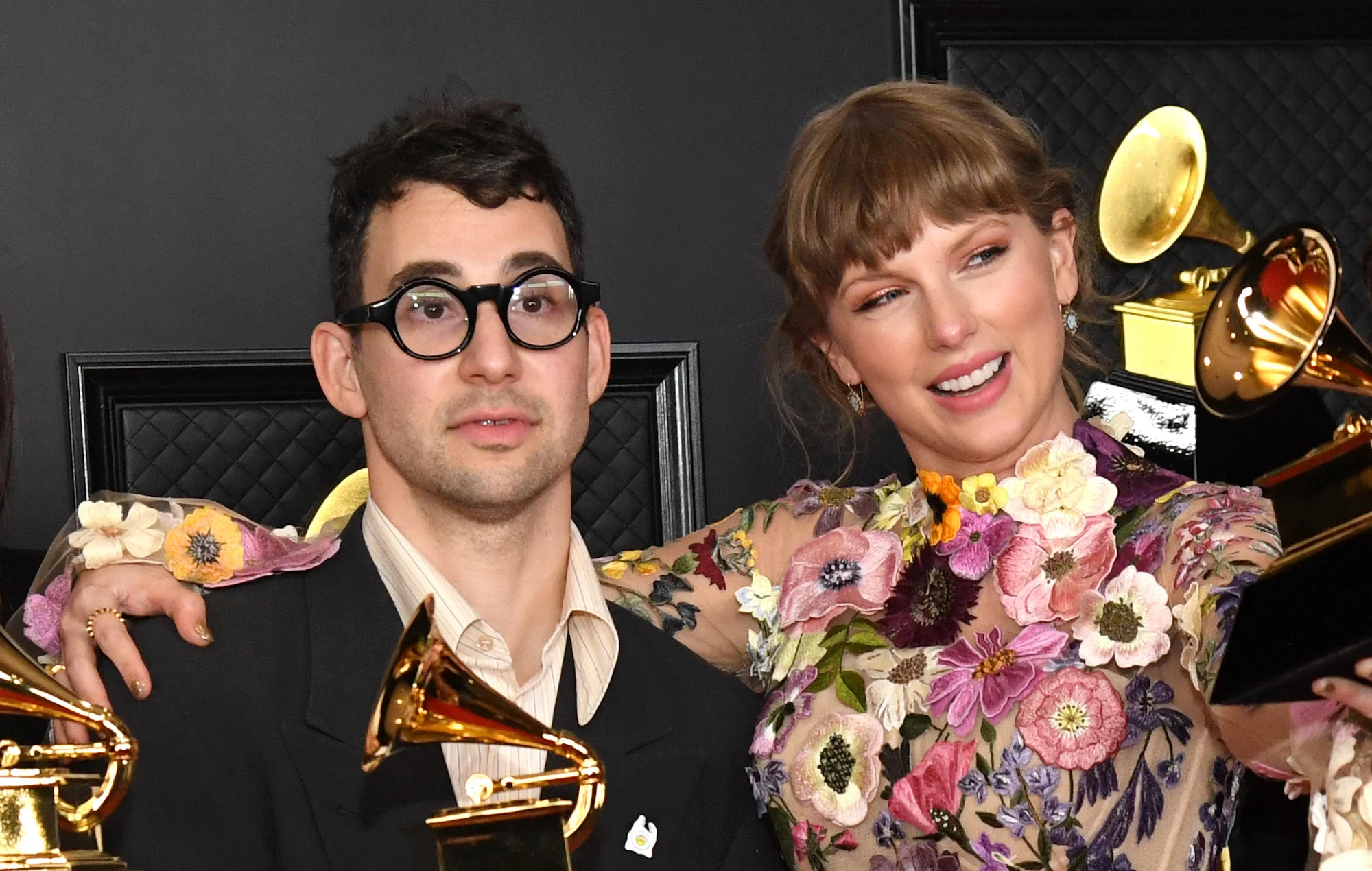 Taylor Swifts Bröllop - En Spöklik Psykodrama med Jack Antonoff