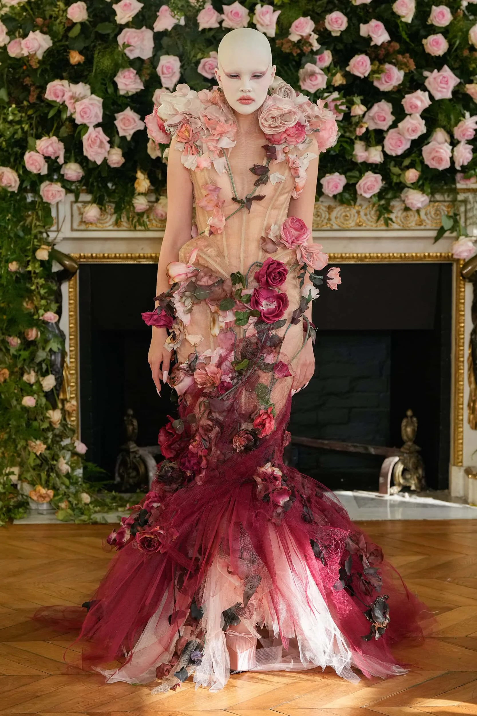 Tiga Busana yang Menandai Debut Bridal Matières Fécales untuk Gabbriette