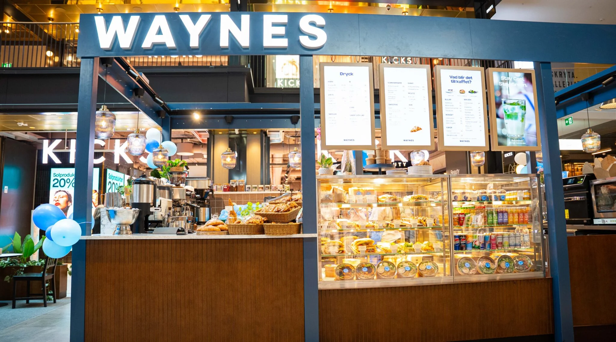 Wayne's Coffee Går i Konkurs - Växande Hyresskulder och Inflation