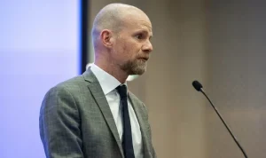 Krisen i Fifa fördjupas: Svenska toppnamnet Mattias Grafström bryter tystnaden om det interna kaoset