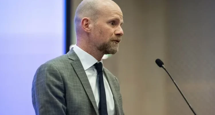Krisen i Fifa fördjupas: Svenska toppnamnet Mattias Grafström bryter tystnaden om det interna kaoset