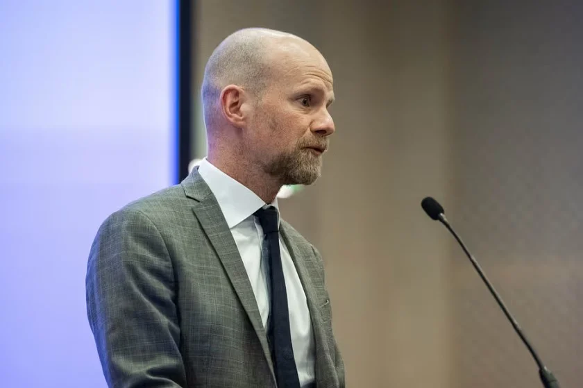 Krisen i Fifa fördjupas: Svenska toppnamnet Mattias Grafström bryter tystnaden om det interna kaoset