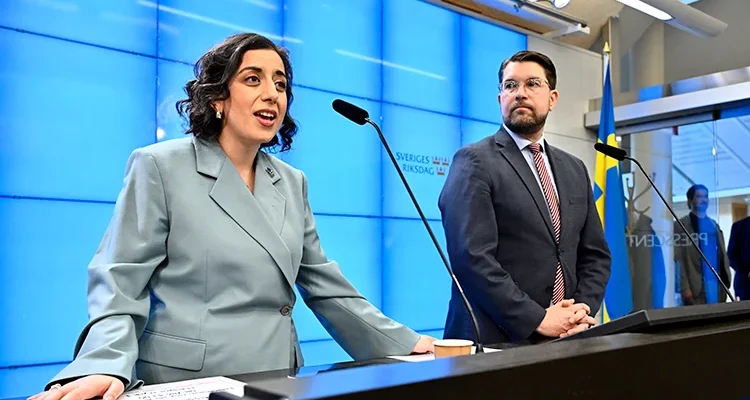 Liberalernas Ledare Simona Mohamsson Är Så Lycklig Efter Kritikerna