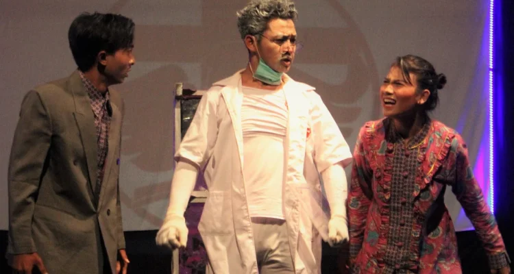 Teater Koma Rumah Sakit Jiwa Kenapa Gen Z Masih Bisa Merasa Dekat dengan Naskah Tahun 1991: Refleksi pada Tatanan Sistem Medis