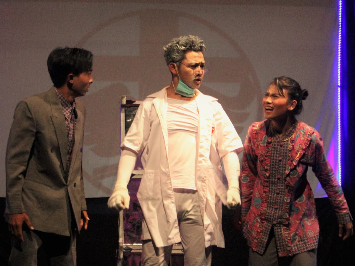 Teater Koma Rumah Sakit Jiwa Kenapa Gen Z Masih Bisa Merasa Dekat dengan Naskah Tahun 1991: Refleksi pada Tatanan Sistem Medis